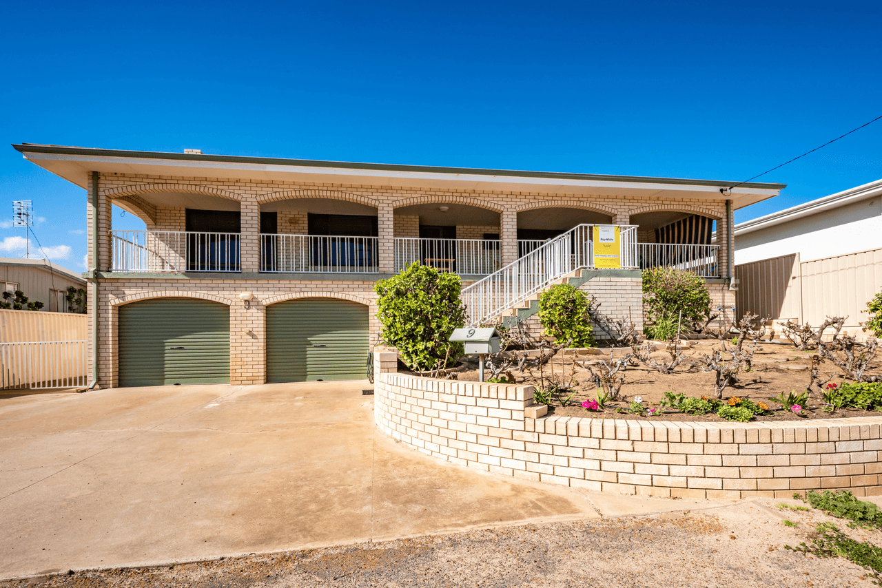 9 Carnarvon Street, PORT DENISON, WA 6525