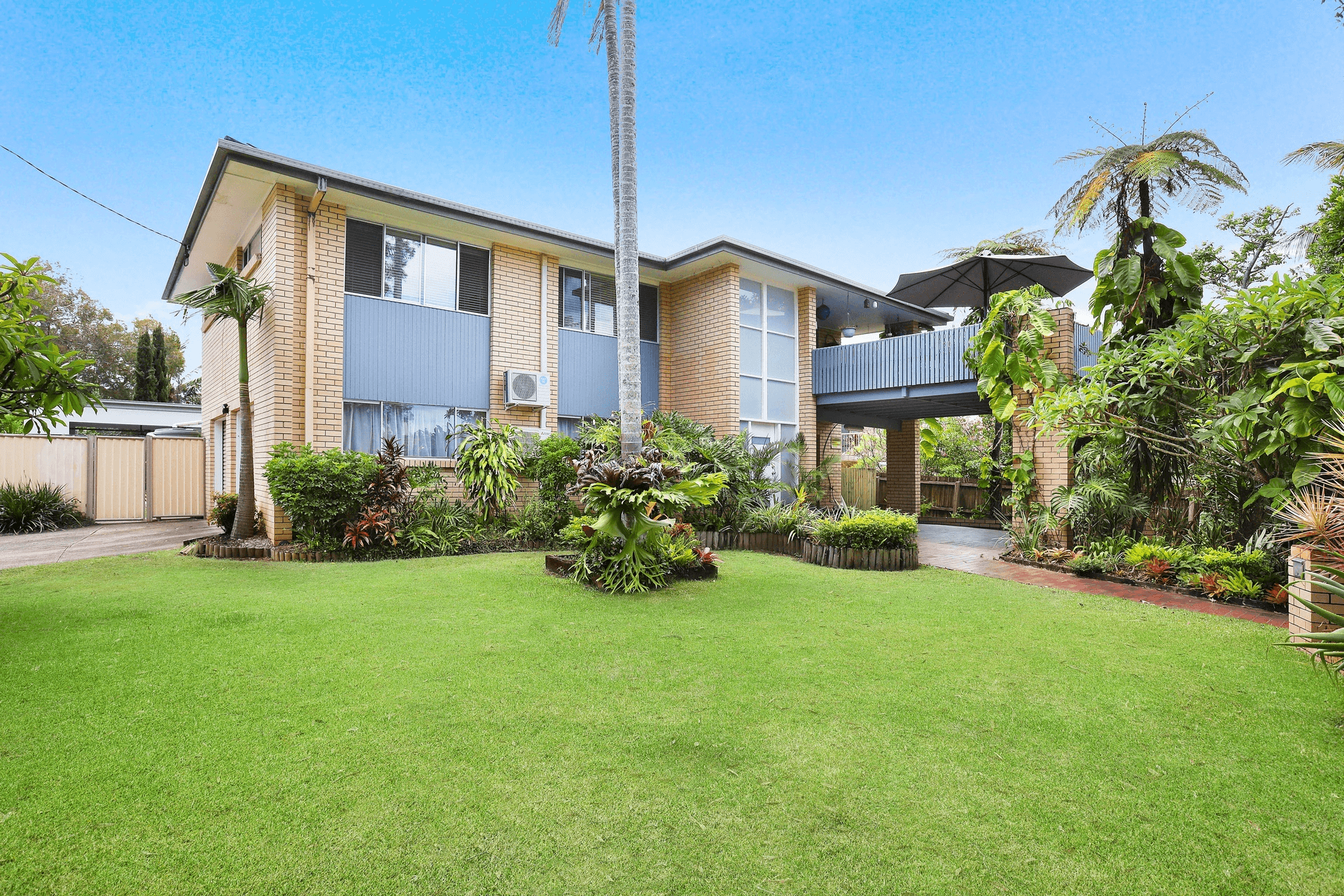 2 Brighton Parade, Southport, QLD 4215