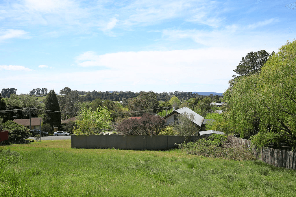 1 Attunga Place, MOSS VALE, NSW 2577