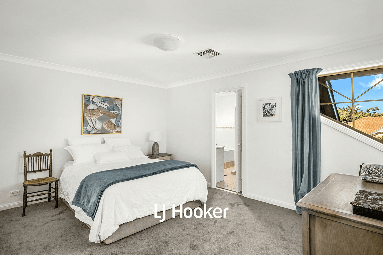 1 Finchley Place, GLENHAVEN, NSW 2156