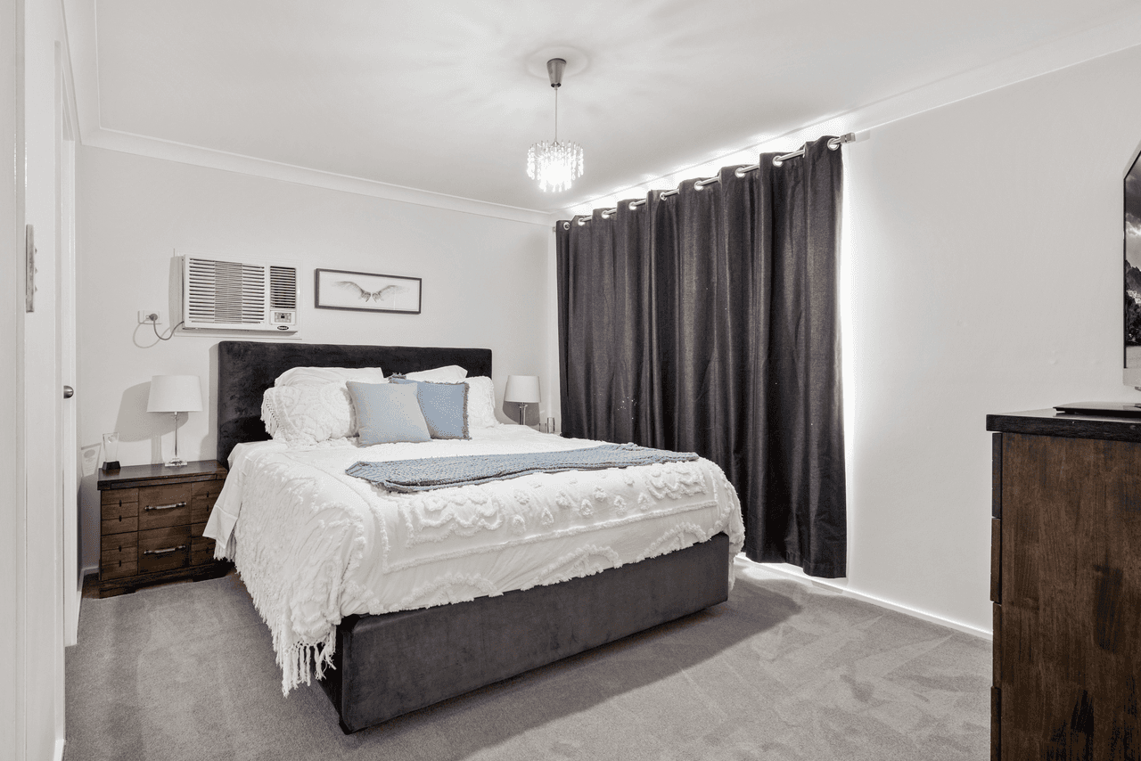 64 Livingstone Avenue, INGLEBURN, NSW 2565