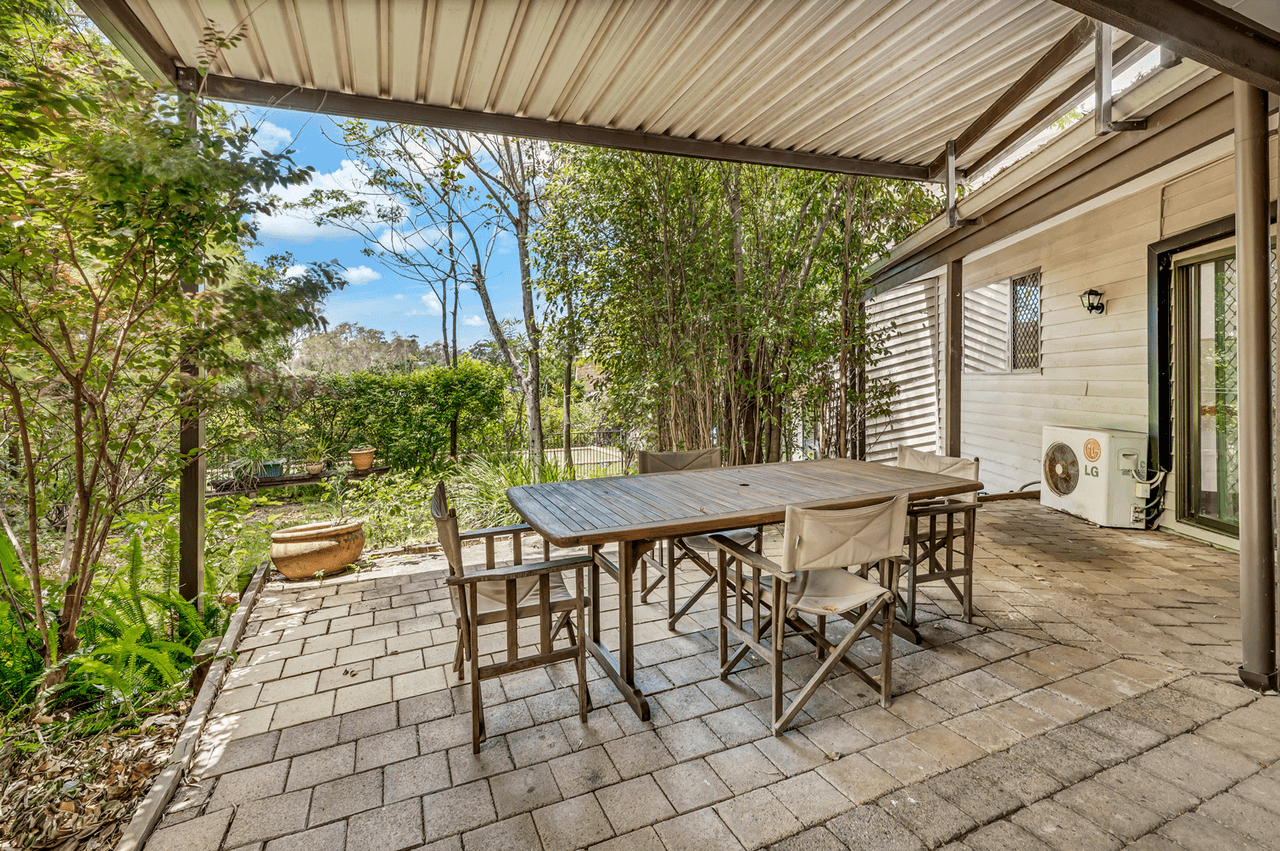 5 Maralinga Dr, ASHMORE, QLD 4214