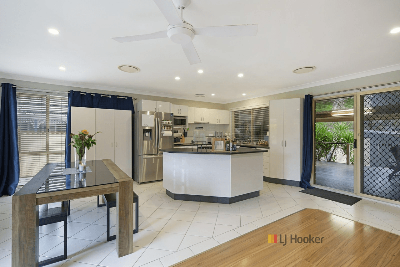 14 Tarwhine Avenue, CHAIN VALLEY BAY, NSW 2259