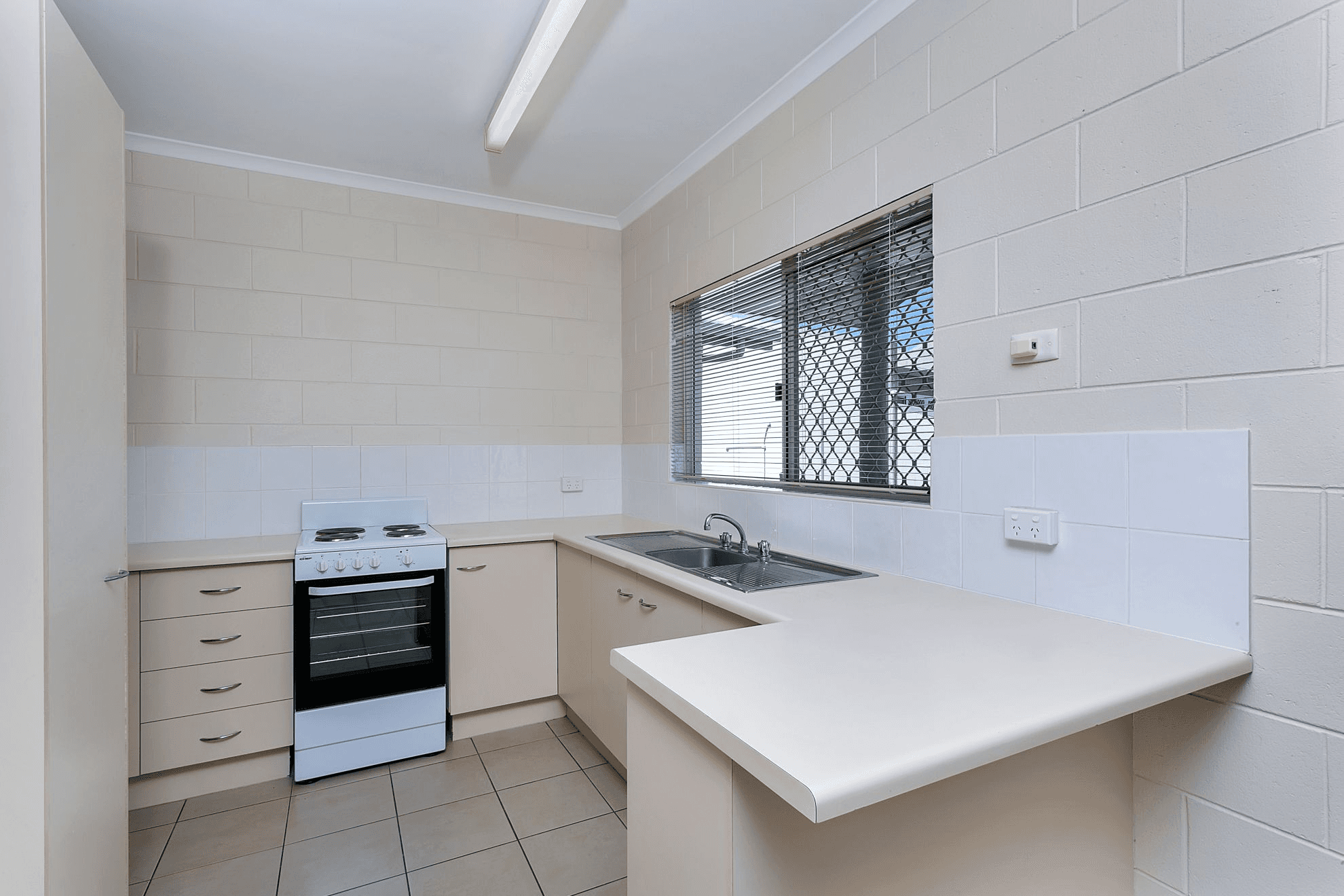 14/16 Rutherford Street, YORKEYS KNOB, QLD 4878