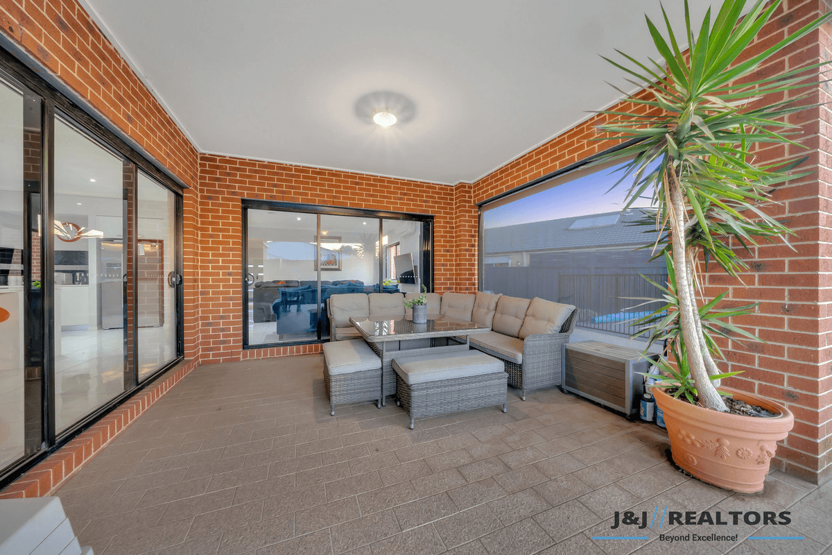 8 Cradle Avenue, Clyde, VIC 3978