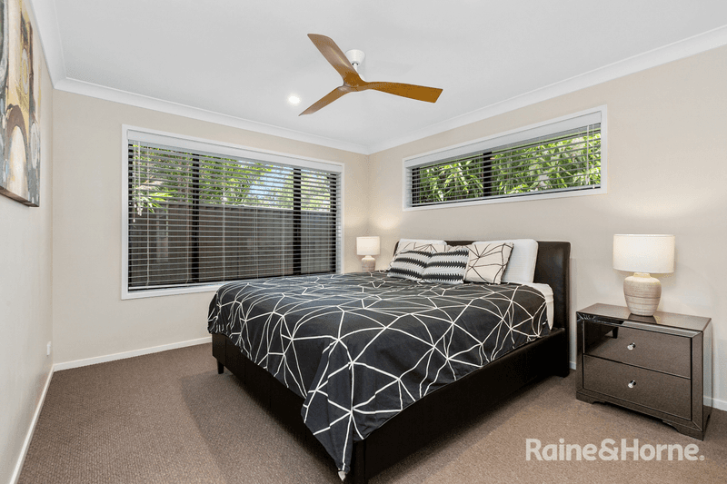 16 Sugar Glider Drive, POTTSVILLE, NSW 2489