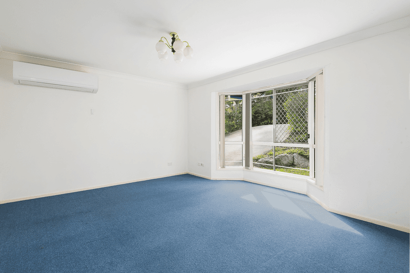 8 Paterson Place, FOREST LAKE, QLD 4078