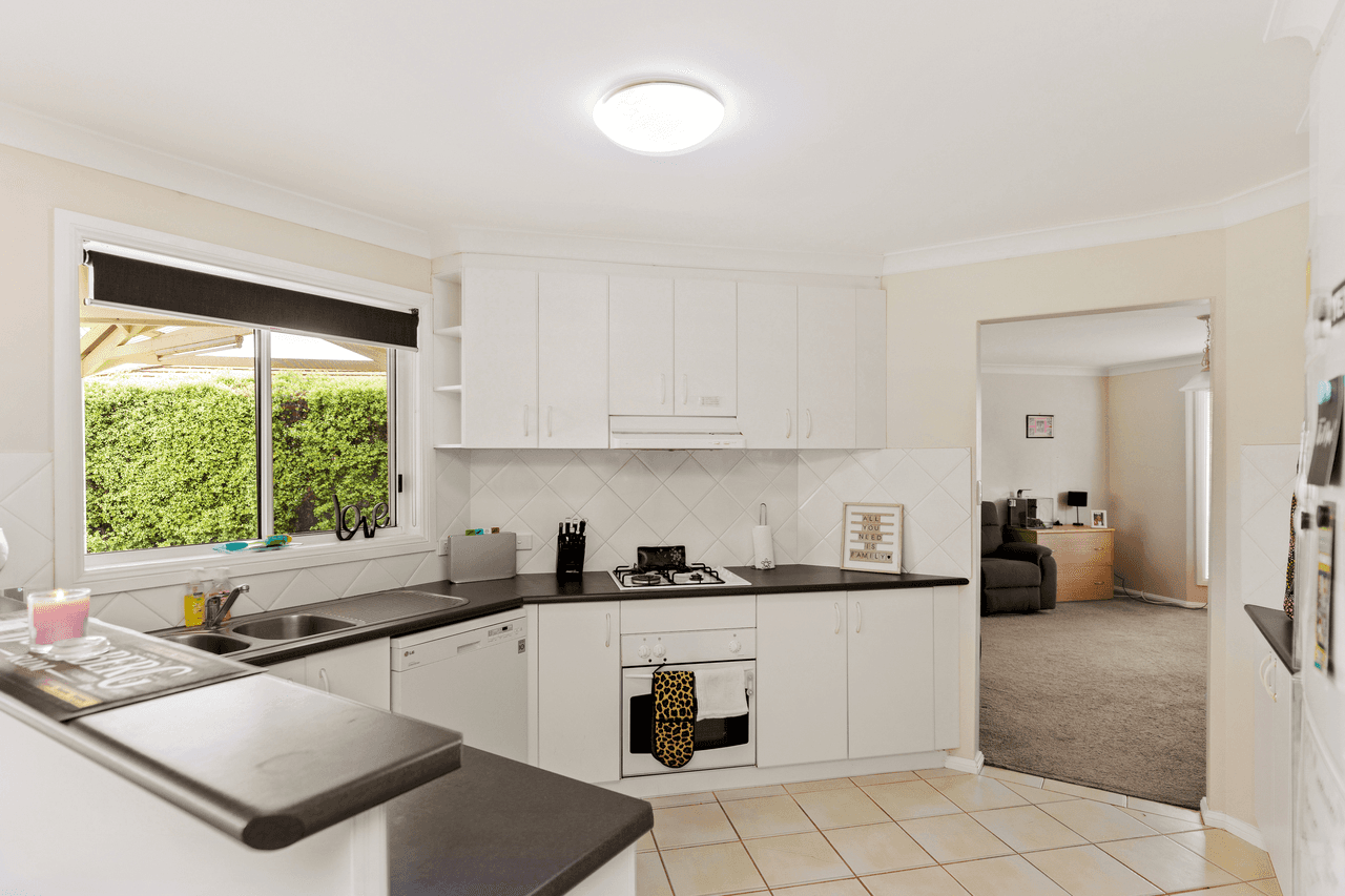 89 Yentoo Drive, GLENFIELD PARK, NSW 2650