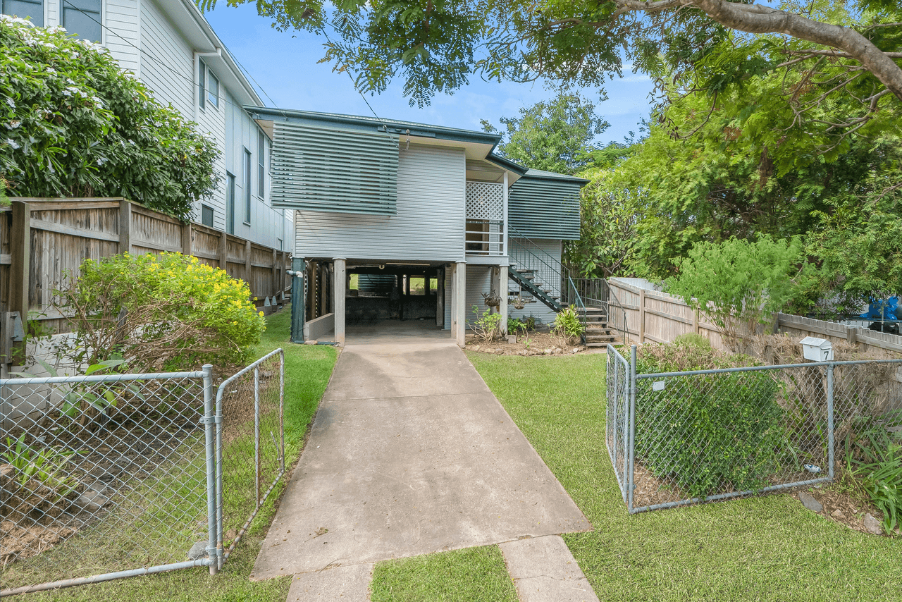 7 The Promenade, CAMP HILL, QLD 4152