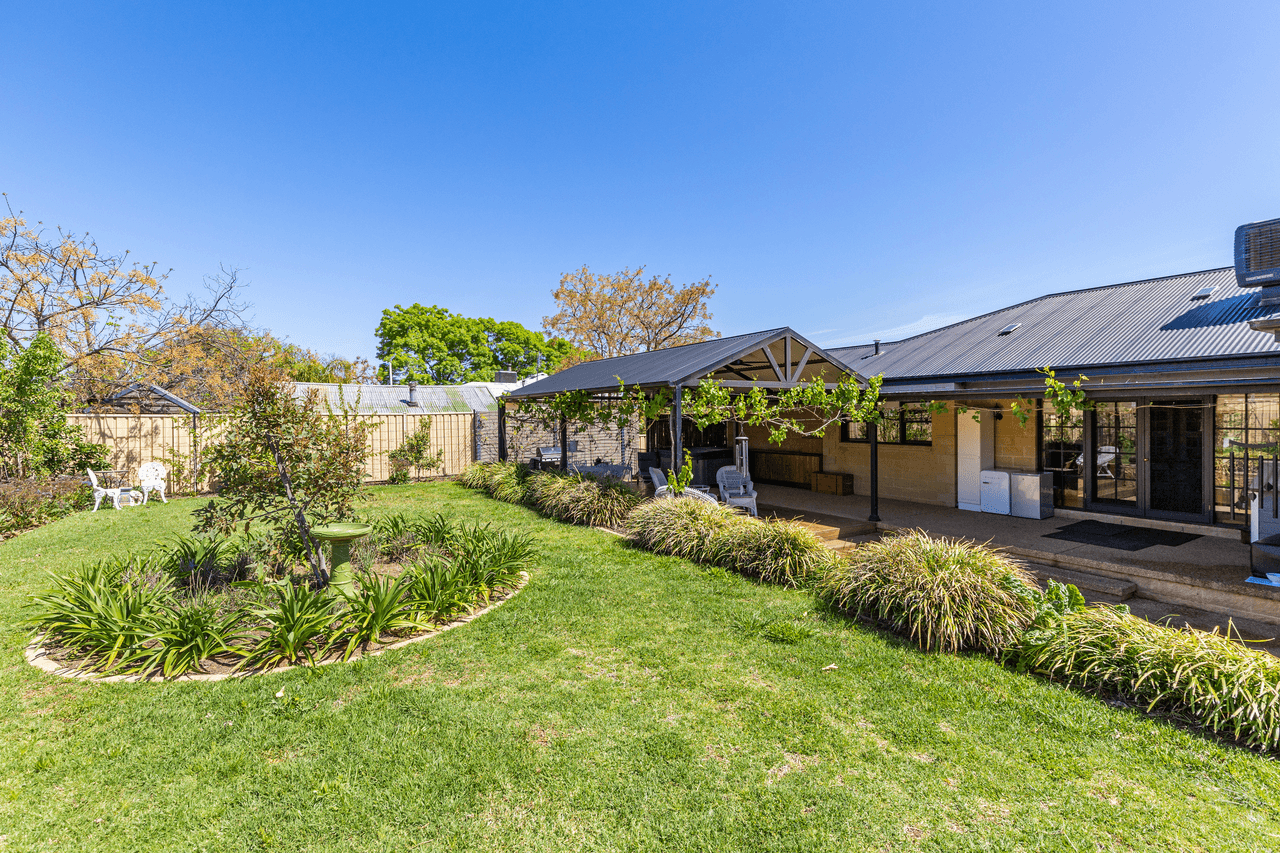 7 Stinson Street, COOLAMON, NSW 2701