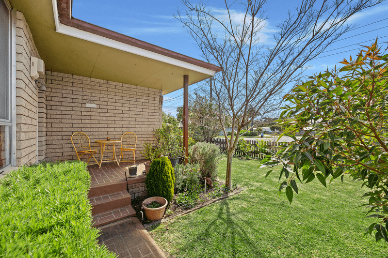 17 Hyland Avenue, NAROOMA, NSW 2546