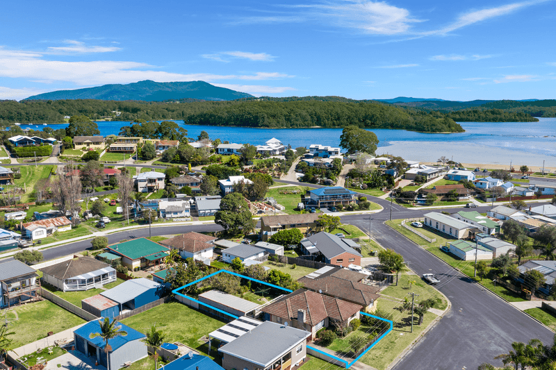 17 Hyland Avenue, NAROOMA, NSW 2546