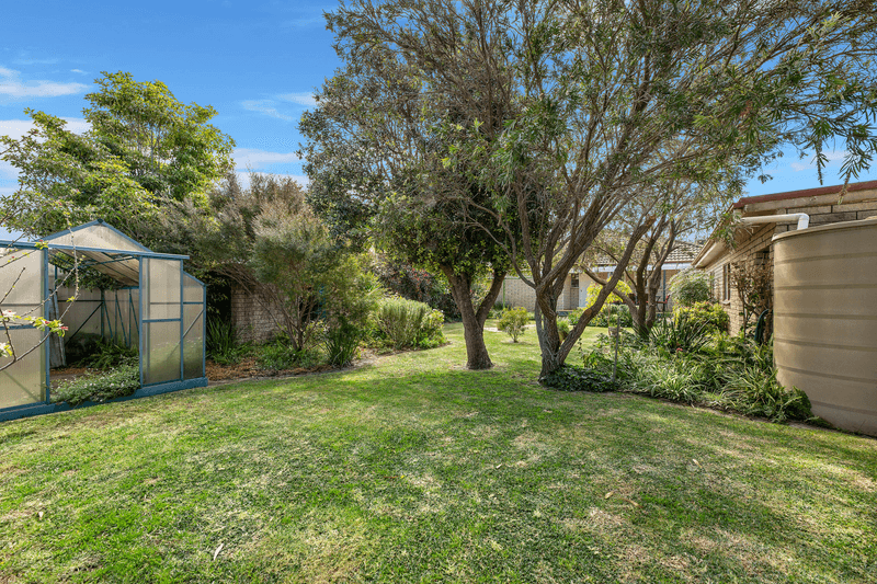 17 Hyland Avenue, NAROOMA, NSW 2546