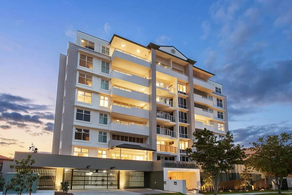8 Waverley Street, SOUTHPORT, QLD 4215
