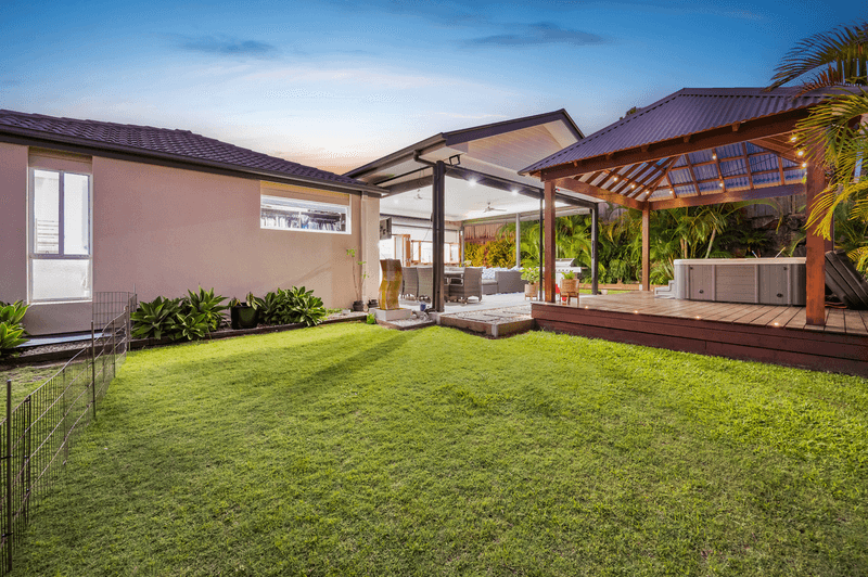 5 Cobbler Place, PACIFIC PINES, QLD 4211