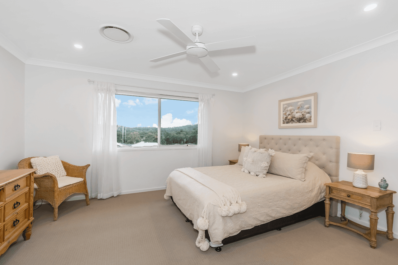 8 Kimberley Creek Road, UPPER COOMERA, QLD 4209