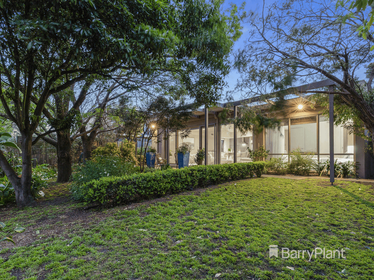 21  King Georges Avenue, MORNINGTON, VIC 3931