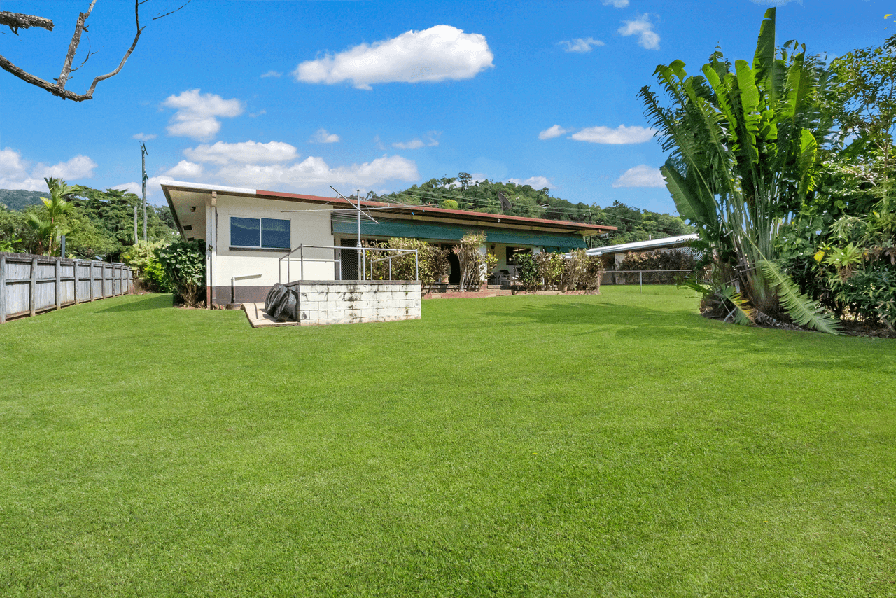 8 Gavin Street, SMITHFIELD, QLD 4878