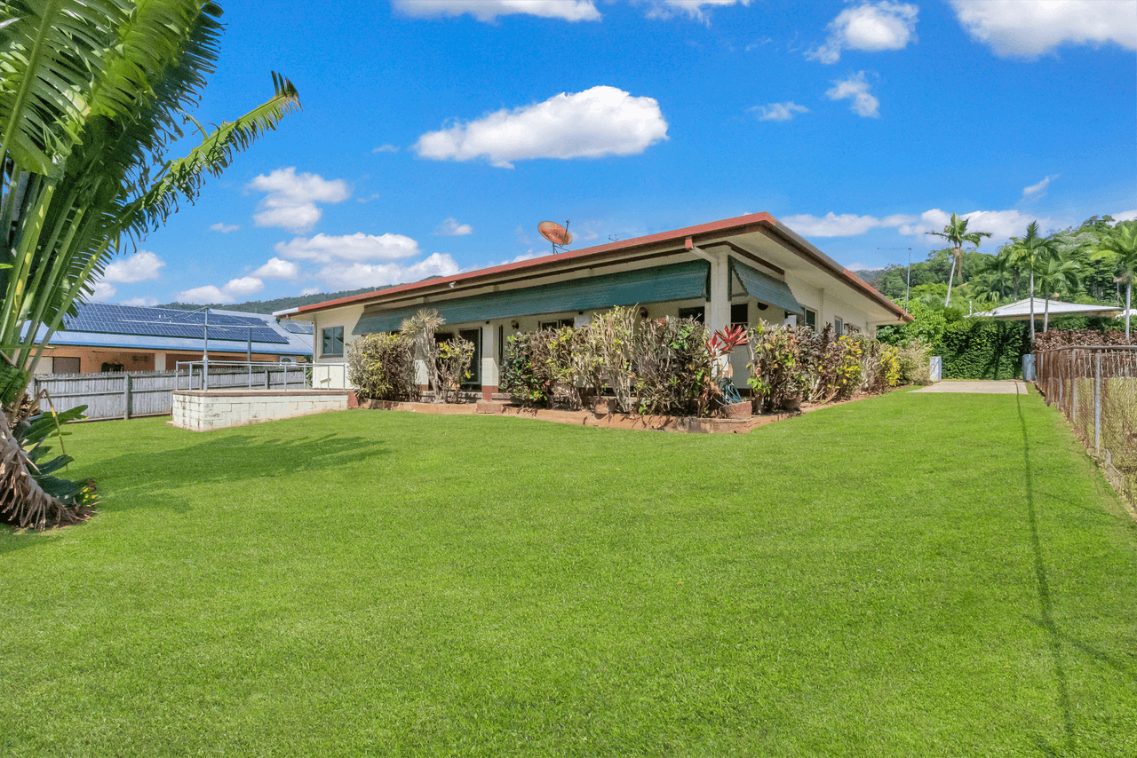 8 Gavin Street, SMITHFIELD, QLD 4878