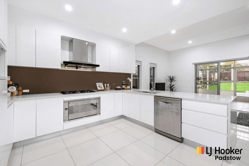 31 Tompson Road, REVESBY, NSW 2212