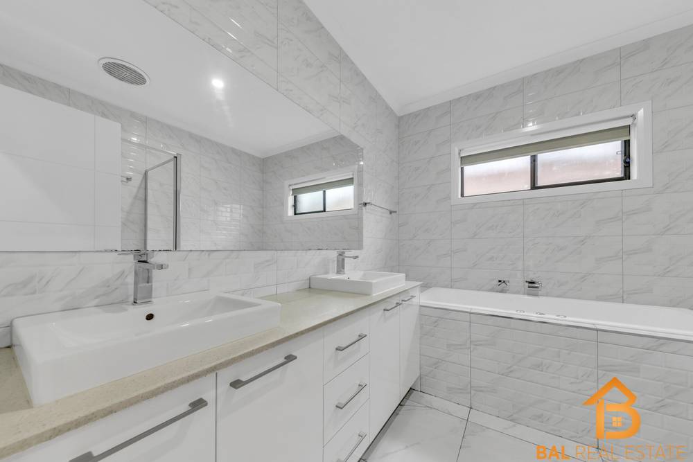 11 Eastwood Street, TRUGANINA, VIC 3029