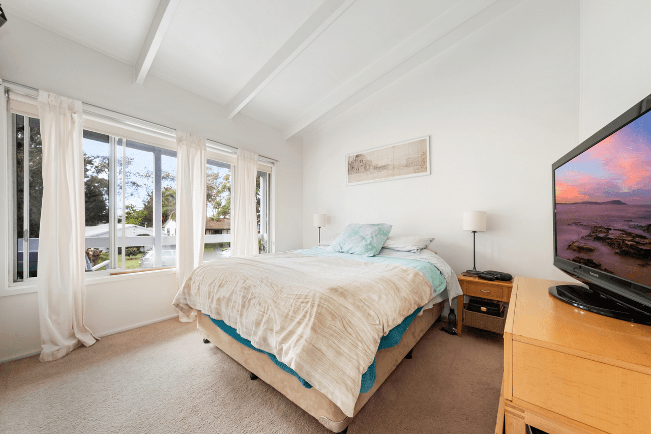 36 Marlborough Place, BERKELEY VALE, NSW 2261