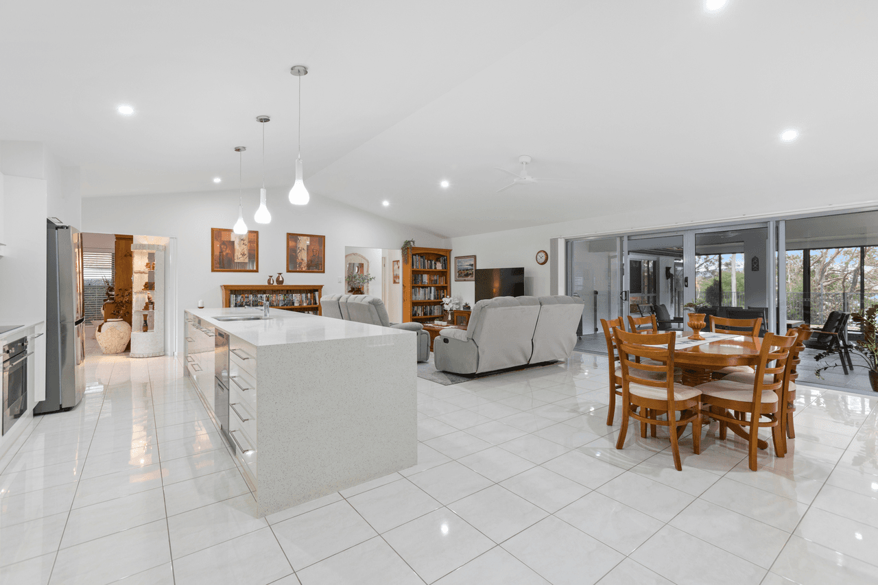 89 Botanical Circuit, BANORA POINT, NSW 2486