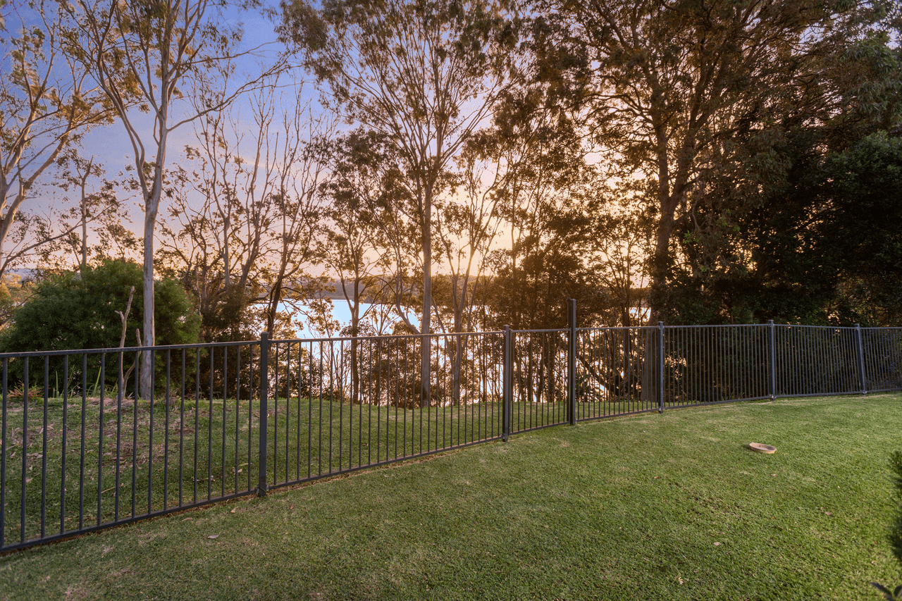 89 Botanical Circuit, BANORA POINT, NSW 2486