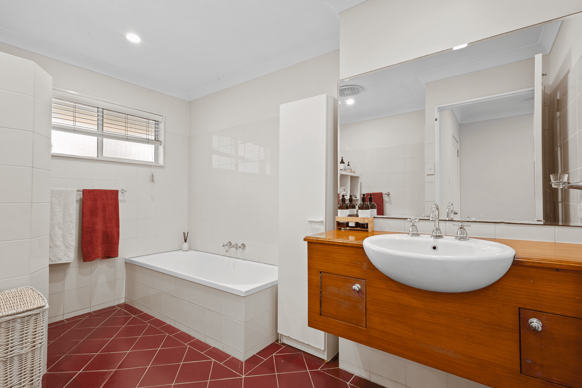 56 Gordon Road, FERNY HILLS, QLD 4055