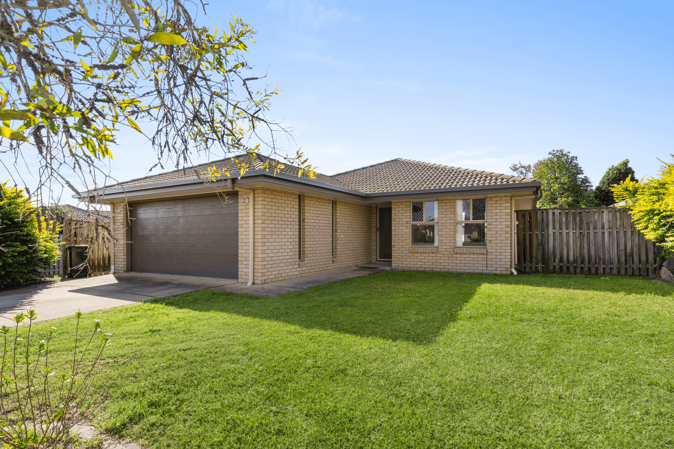 17 Westminster Crescent, RACEVIEW, QLD 4305