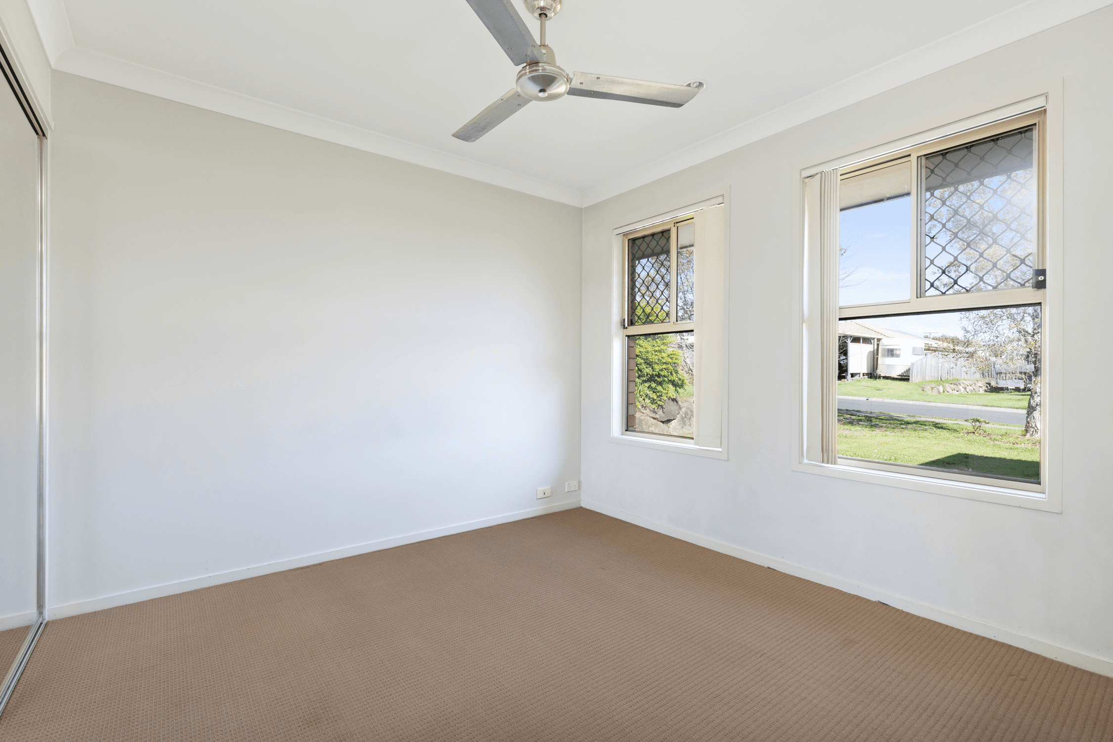 17 Westminster Crescent, RACEVIEW, QLD 4305