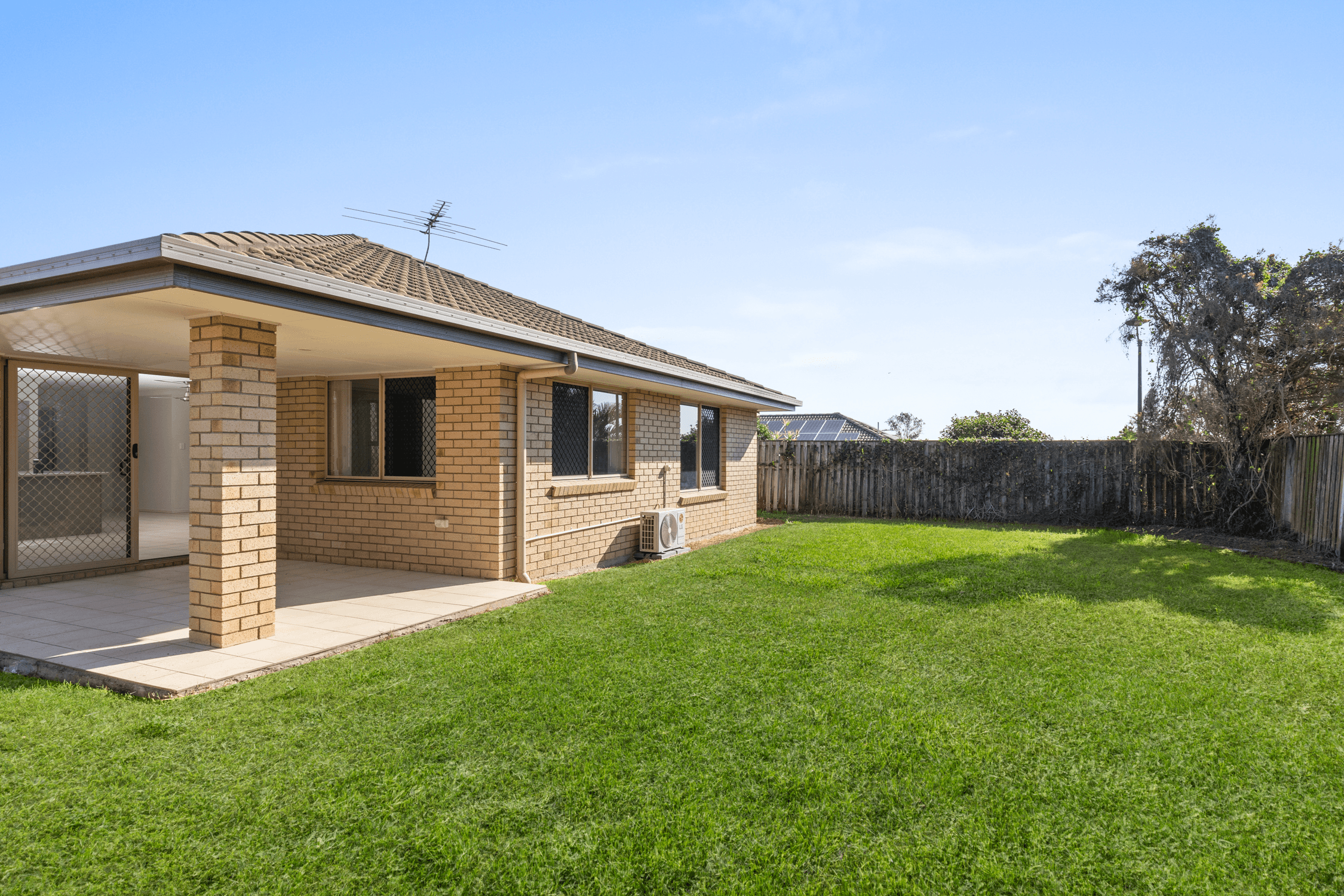 17 Westminster Crescent, RACEVIEW, QLD 4305