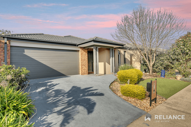 16 Tropic Circuit, Point Cook, VIC 3030