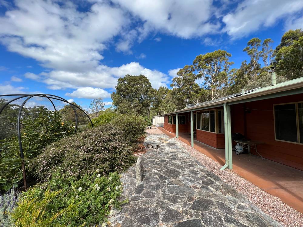 6 Ravenhill Heights, OCEAN BEACH, WA 6333