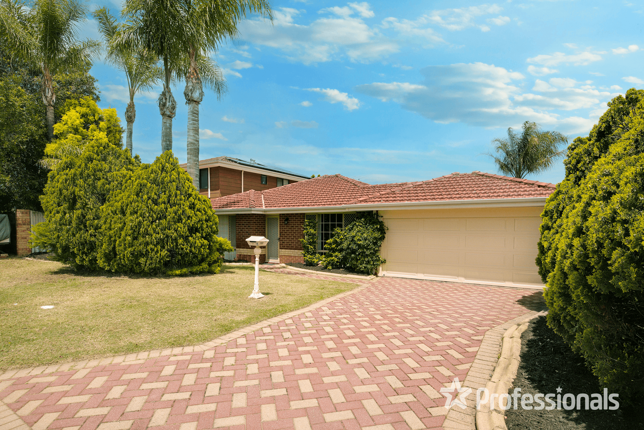 85 Ullinger Loop, MARANGAROO, WA 6064