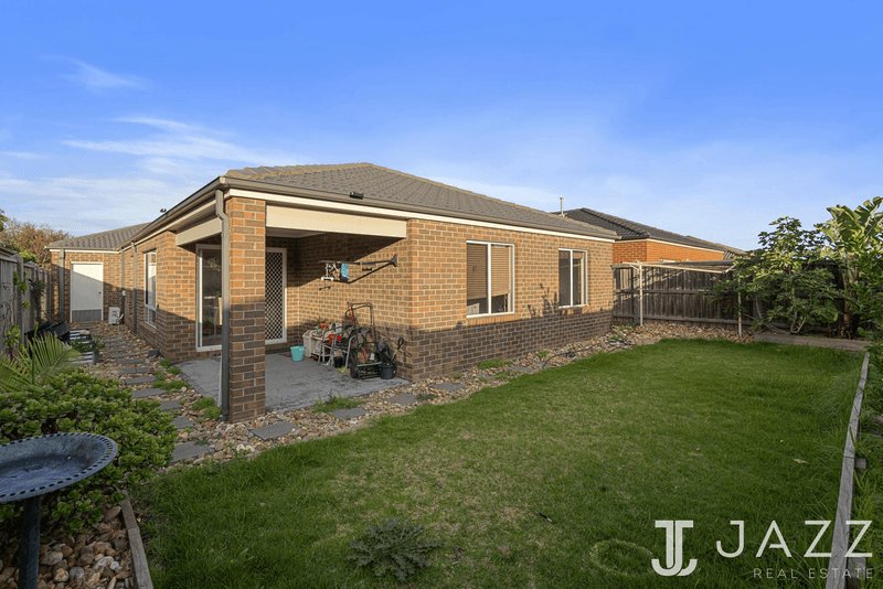 8 Casino Parade, POINT COOK, VIC 3030
