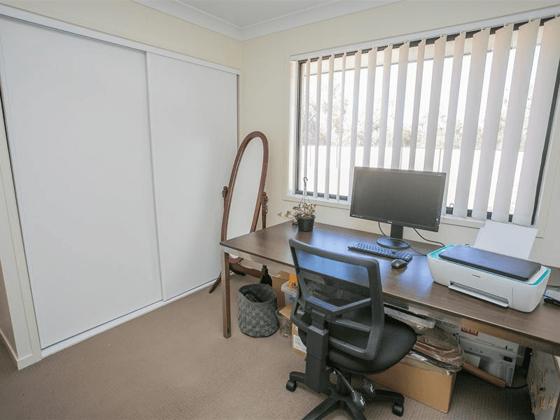 24 Cameron Street, CHINCHILLA, QLD 4413