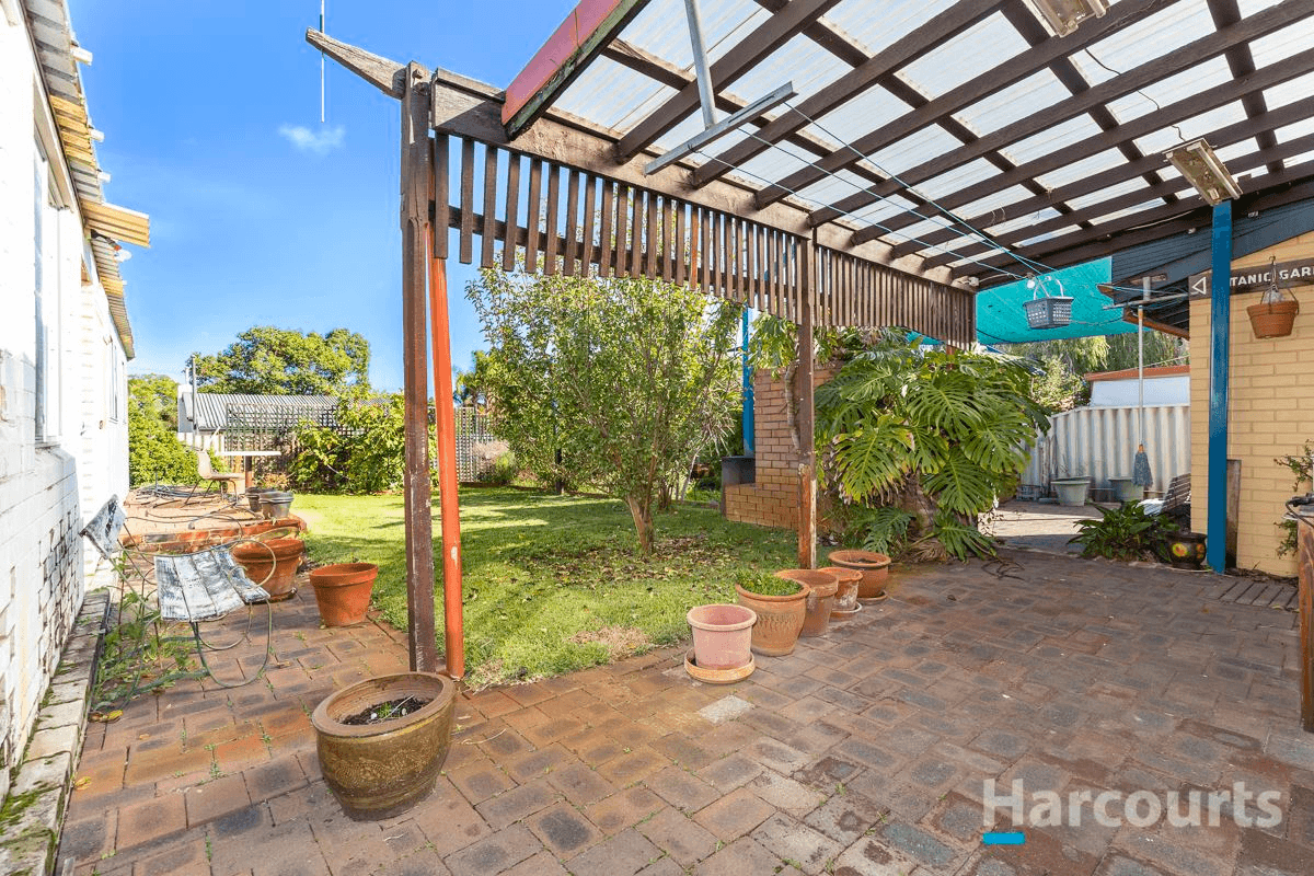 11 Paulina Way, Coolbellup, WA 6163