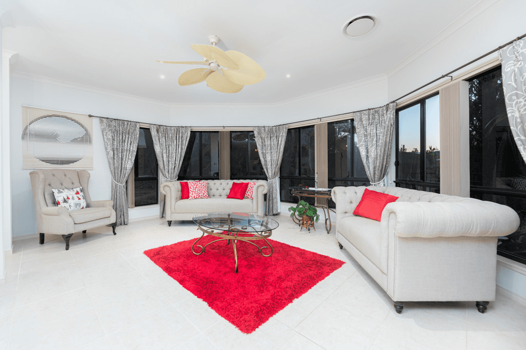 37 Endeavour Bark Drive, GLASS HOUSE MOUNTAINS, QLD 4518