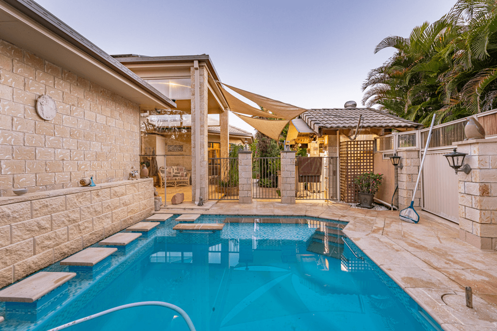 37 Endeavour Bark Drive, GLASS HOUSE MOUNTAINS, QLD 4518