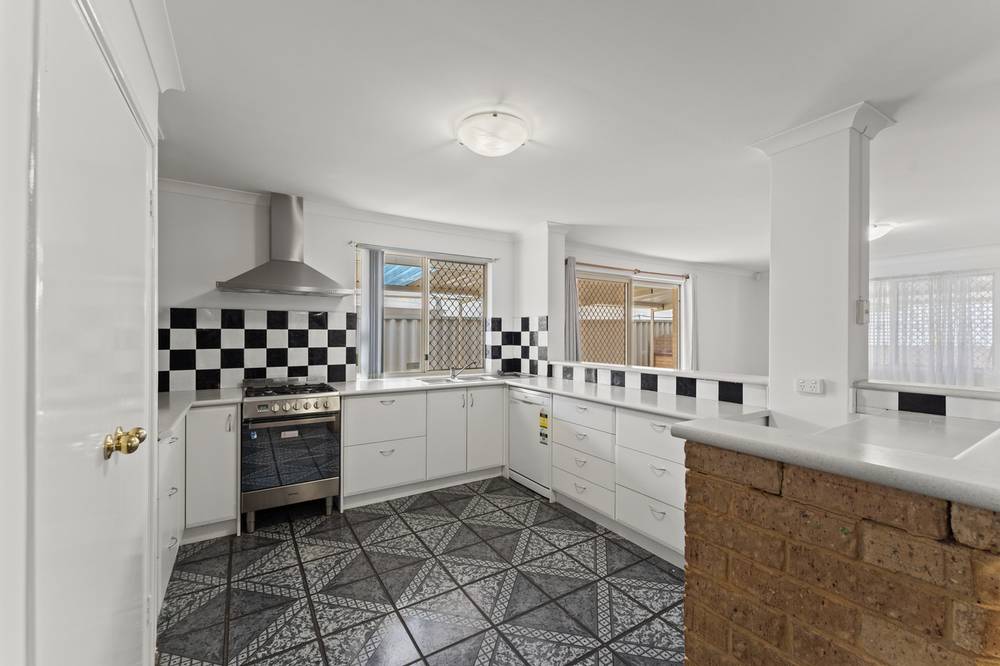 3 Juania Place, WARNBRO, WA 6169
