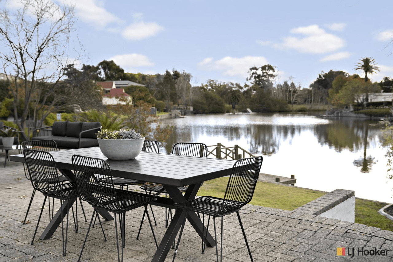 17 Lakeview Gardens, JERRABOMBERRA, NSW 2619