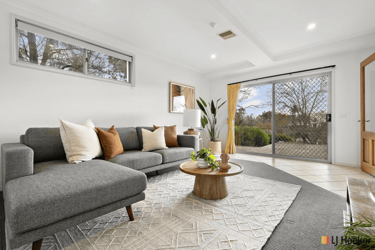 17 Lakeview Gardens, JERRABOMBERRA, NSW 2619