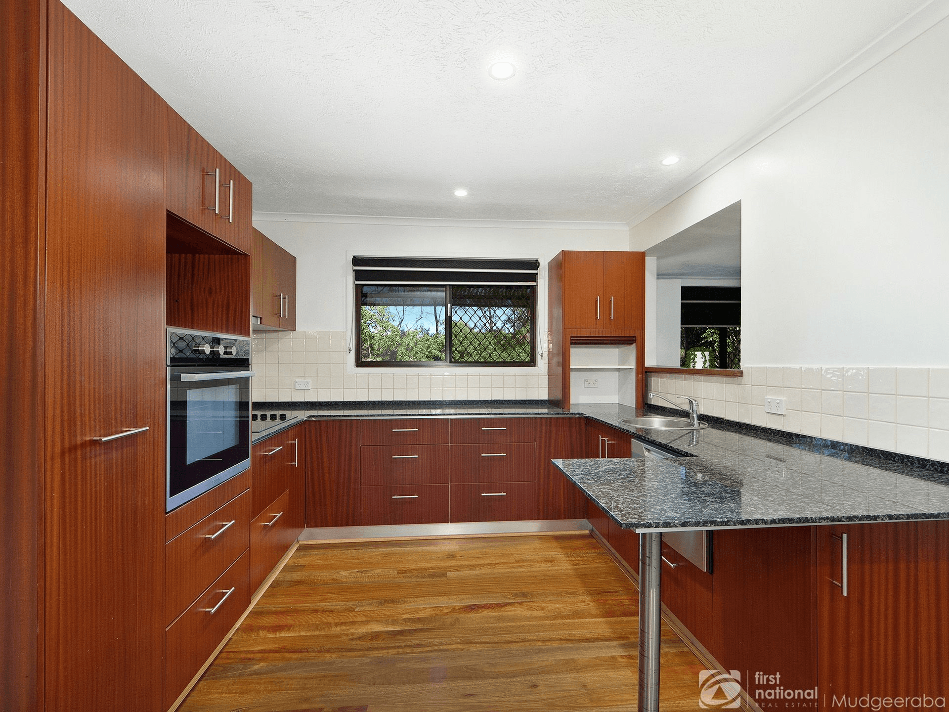 12 Cromwell Court, Tallai, QLD 4213