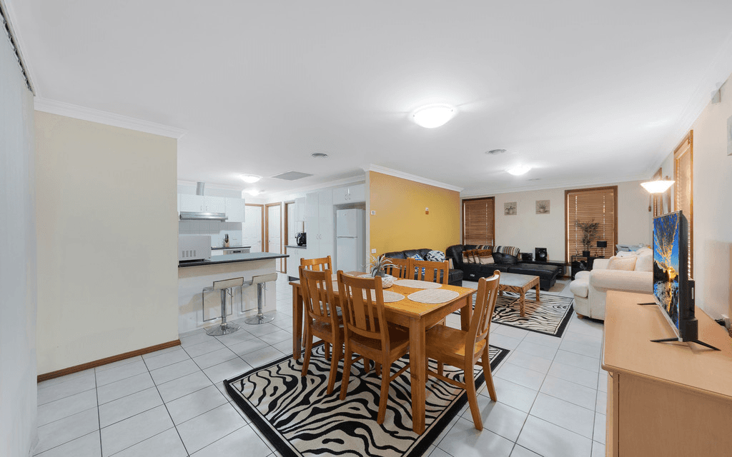 1/60 Macquarie Road, INGLEBURN, NSW 2565