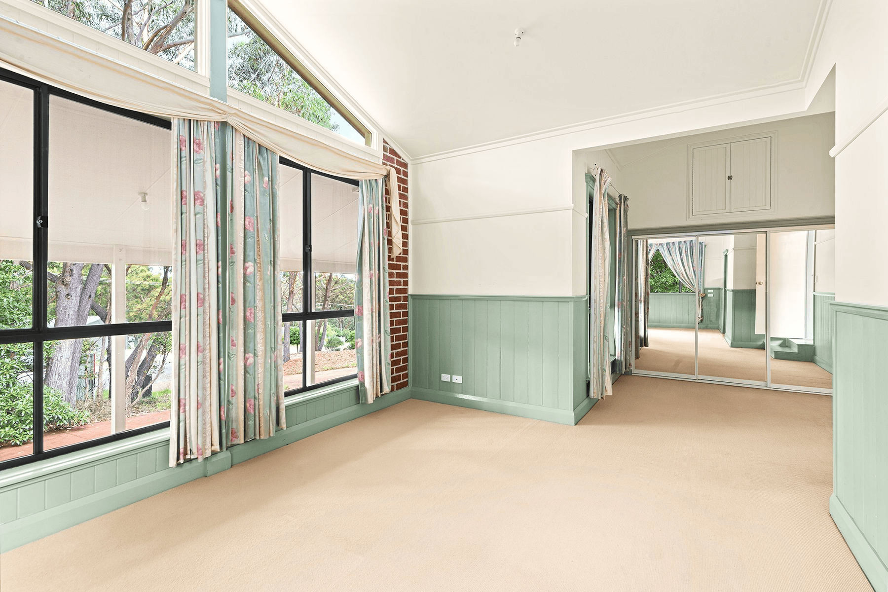 4 Ashley Place, HILL TOP, NSW 2575