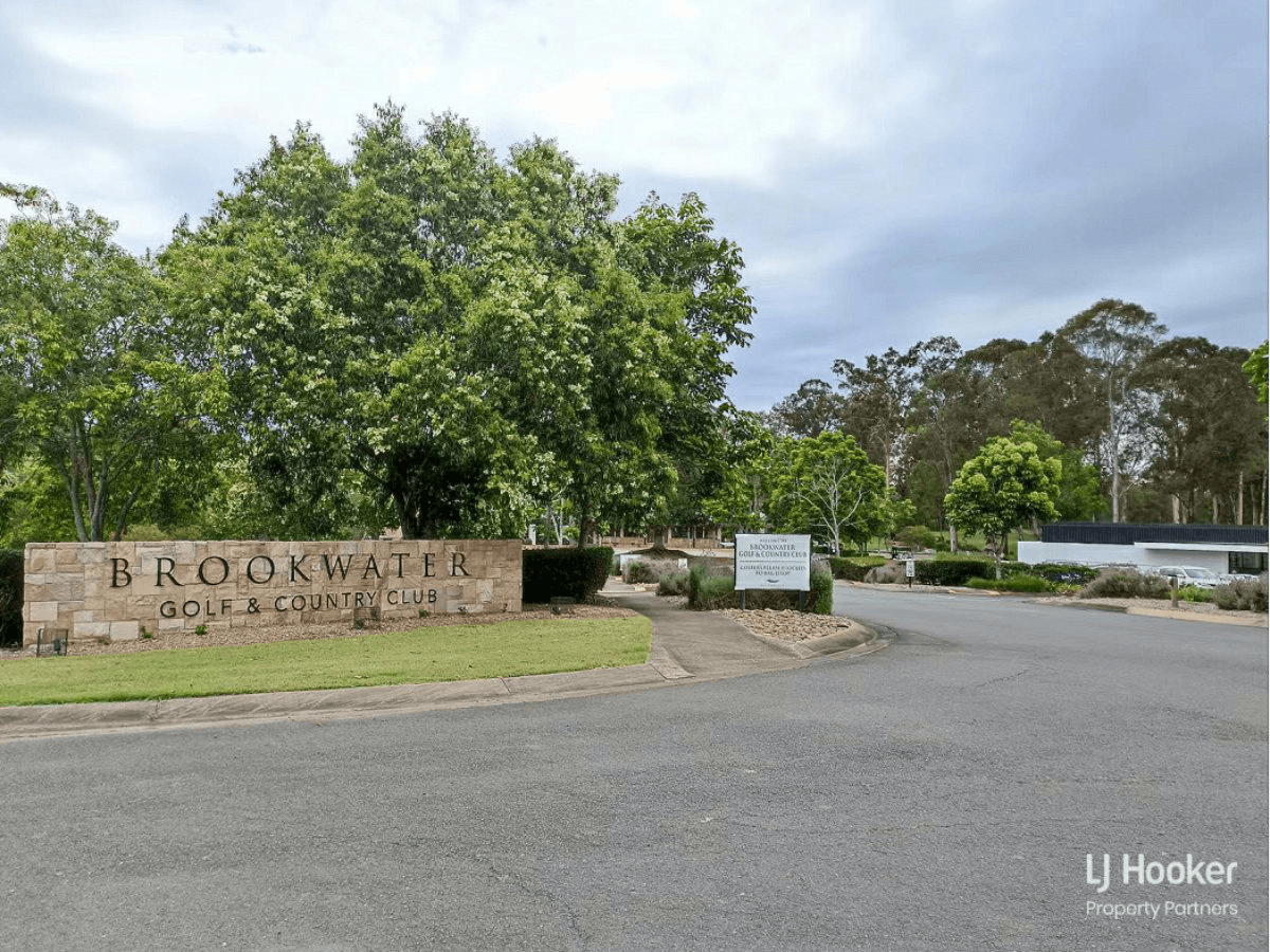 5 Scenery Court, BROOKWATER, QLD 4300