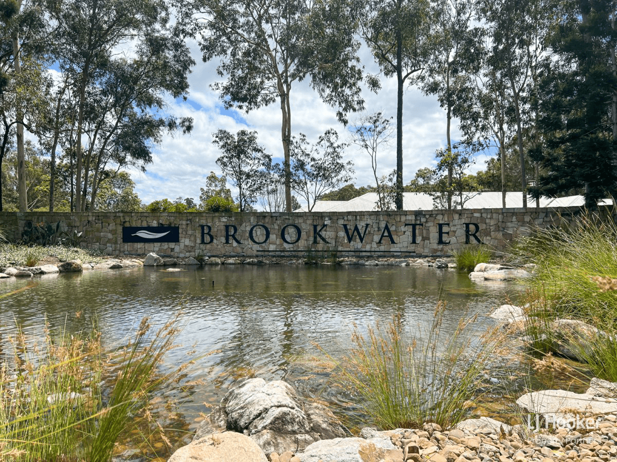 5 Scenery Court, BROOKWATER, QLD 4300