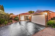 6 St Cloud Court, CRANBOURNE NORTH, VIC 3977
