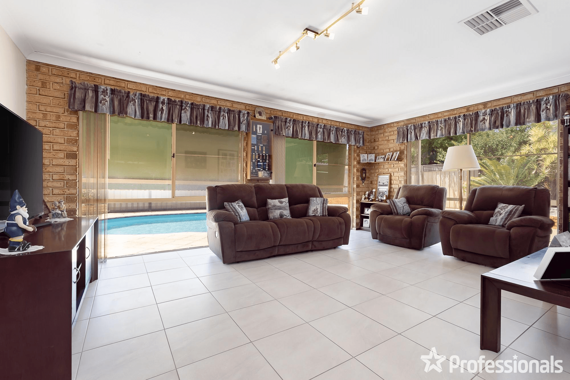 11 Dreyer Way, BULL CREEK, WA 6149